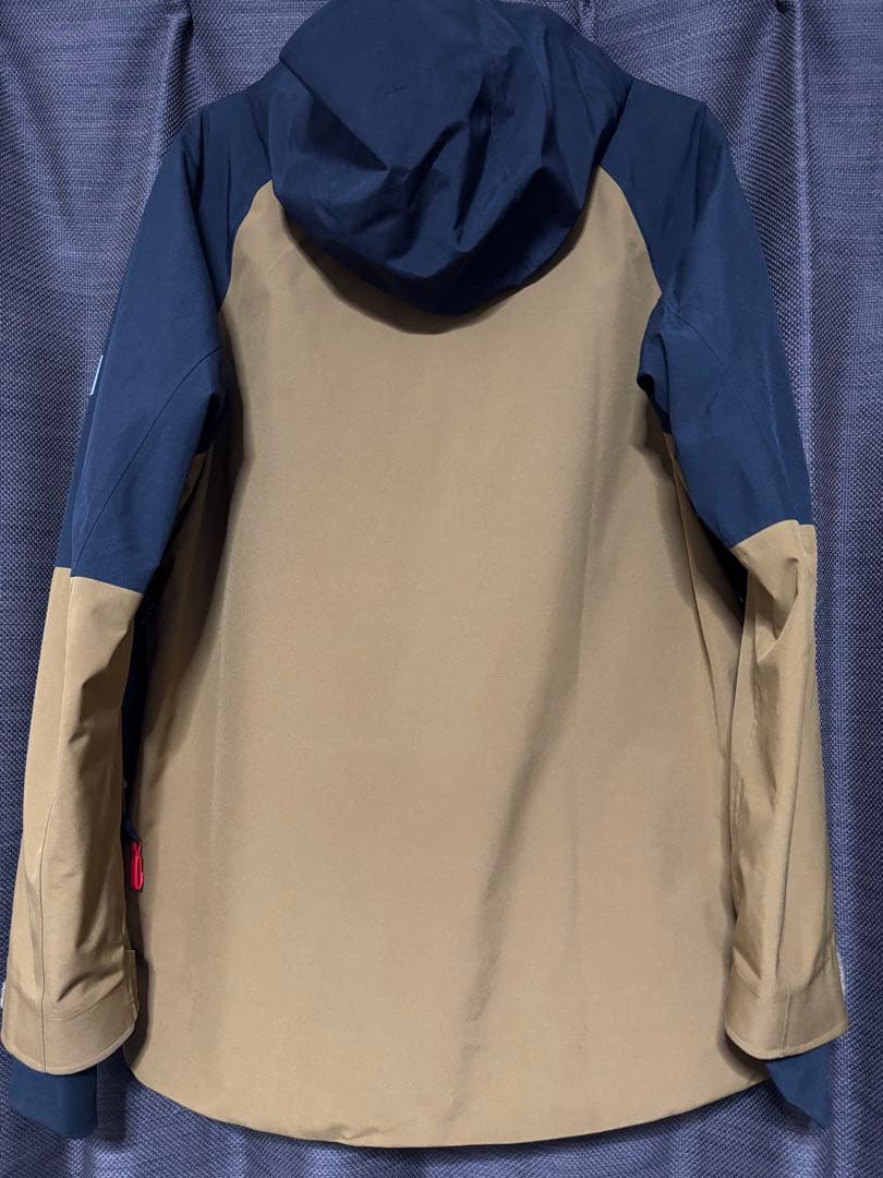 使用2回686 MENS HYDRA THERMAGRAPH JACKET S