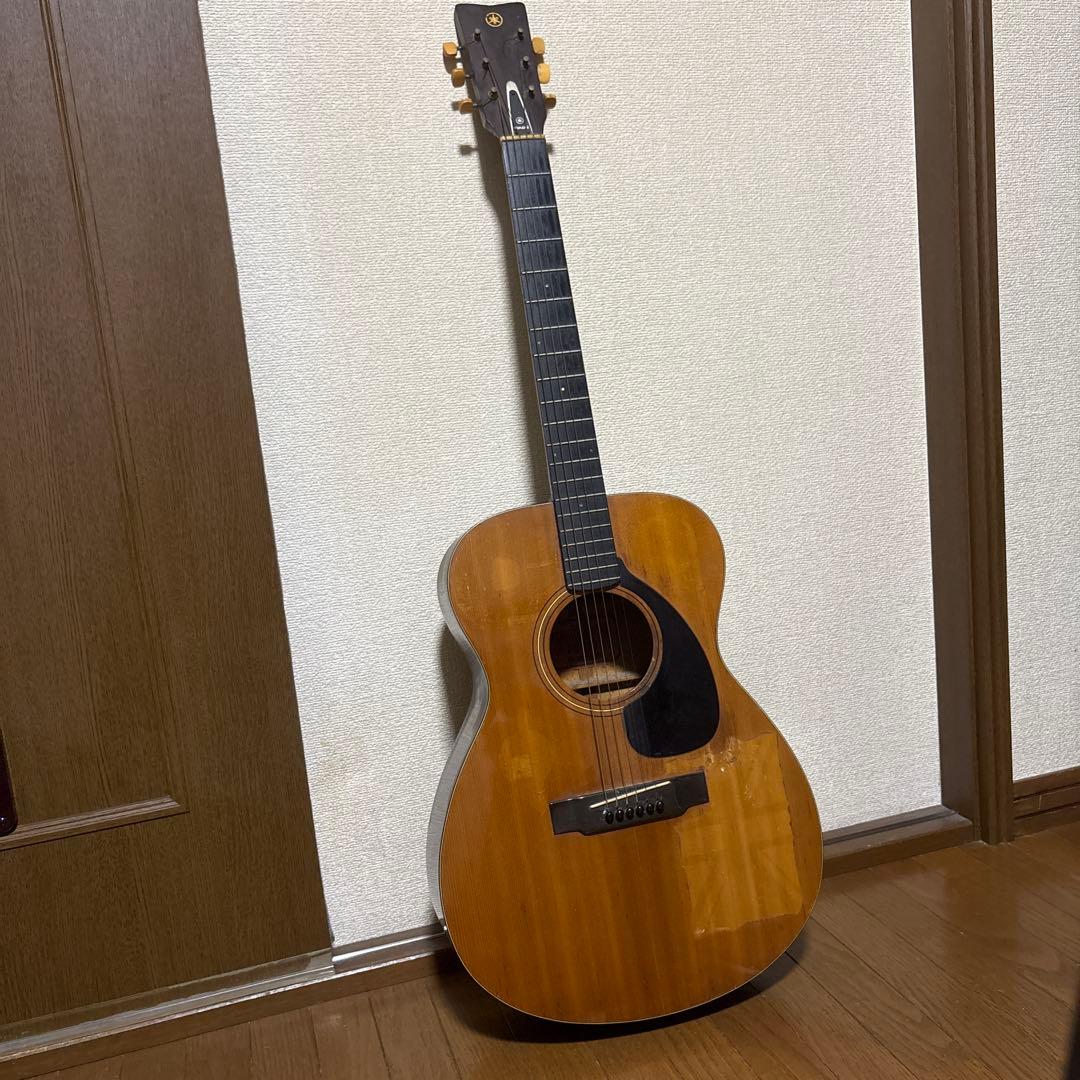 YAMAHAアコースティックギター　赤ラベルFG１１０