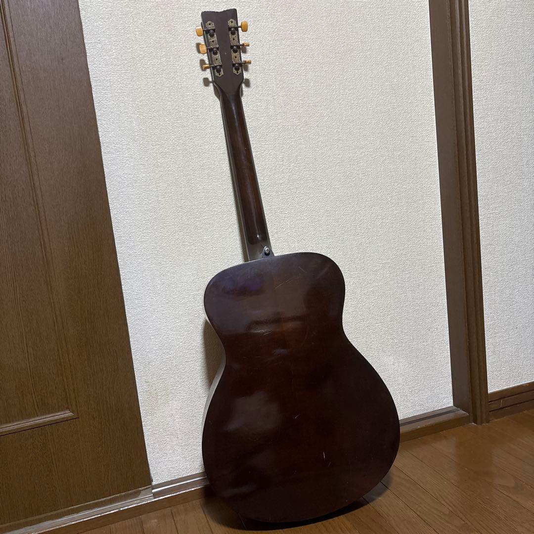 YAMAHAアコースティックギター　赤ラベルFG１１０