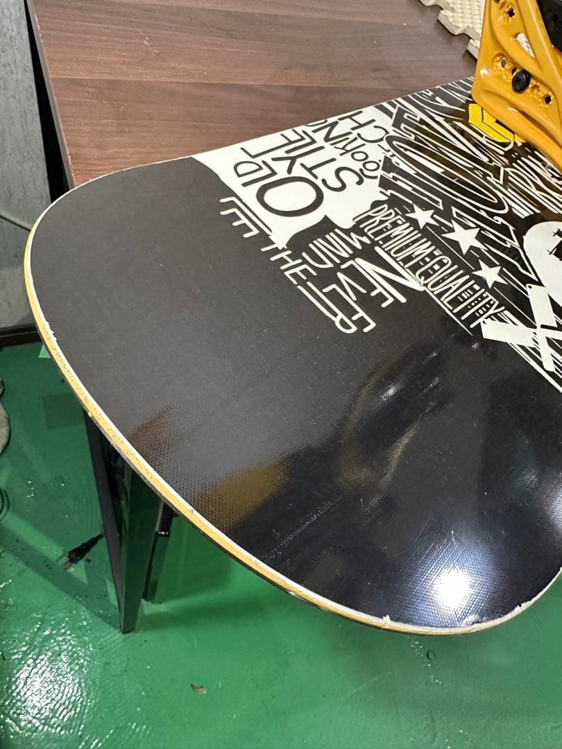 美品 スノーボード FTWO（現FNTC） TNT 147cm ケース付