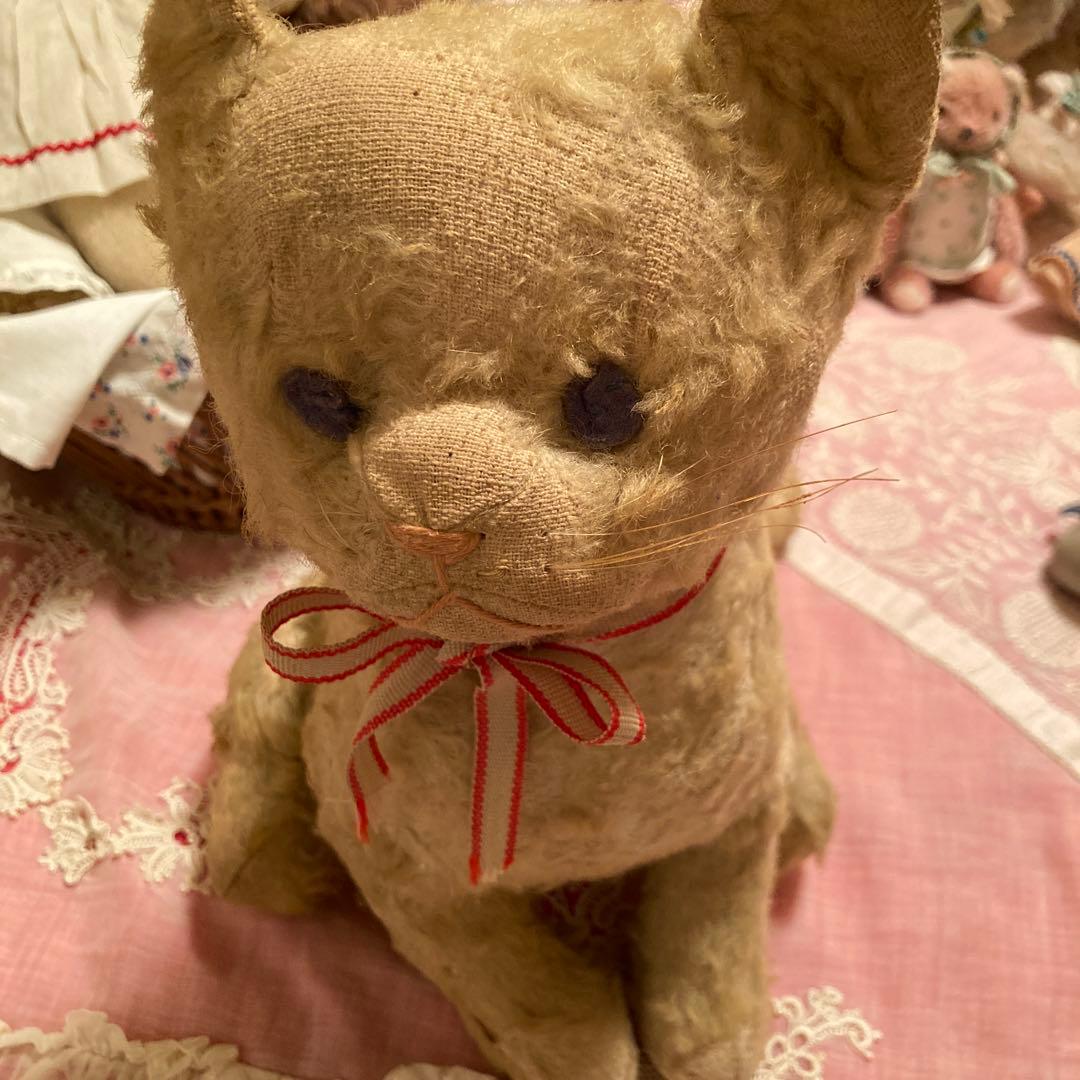 アンティーク猫ちゃん リボン付き 約30cm