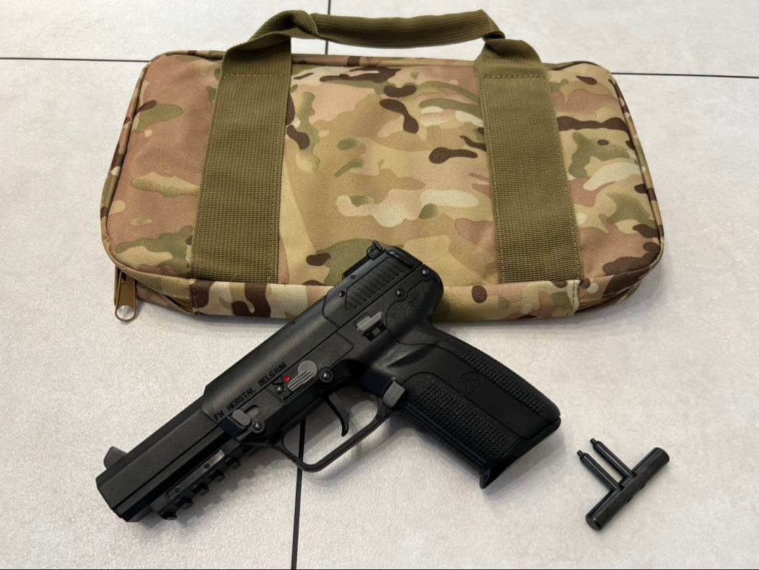 マルシンCO2ガスガン FN Five-seveN