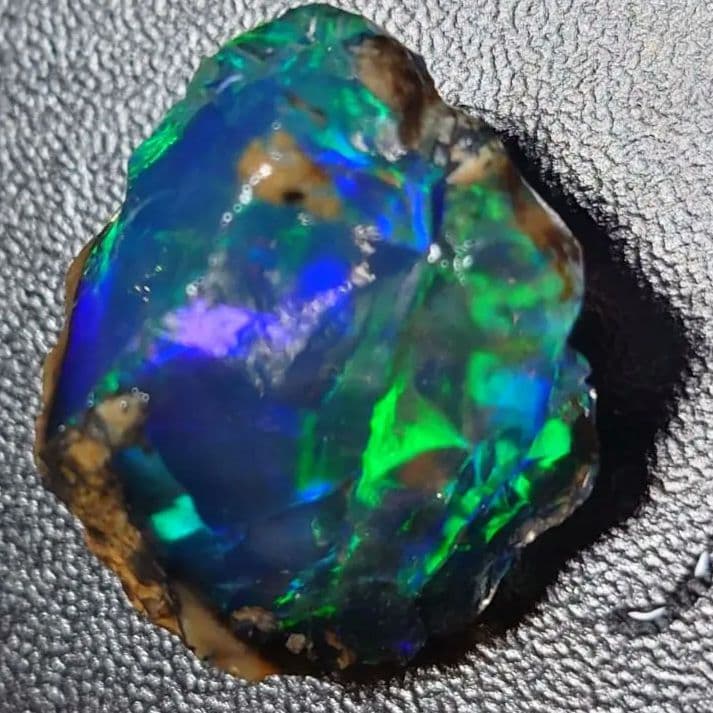 【30CT】　エチオピア　オパール　原石　青　緑　鉱物標本　ウェロ産