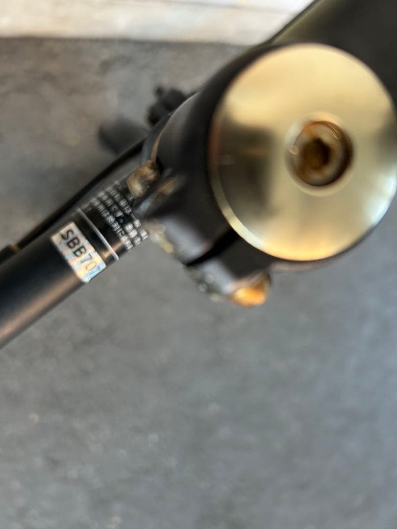 クロスバイク7段変速　名古屋市近郊手渡しのみ名古屋市中村区北区配送無料