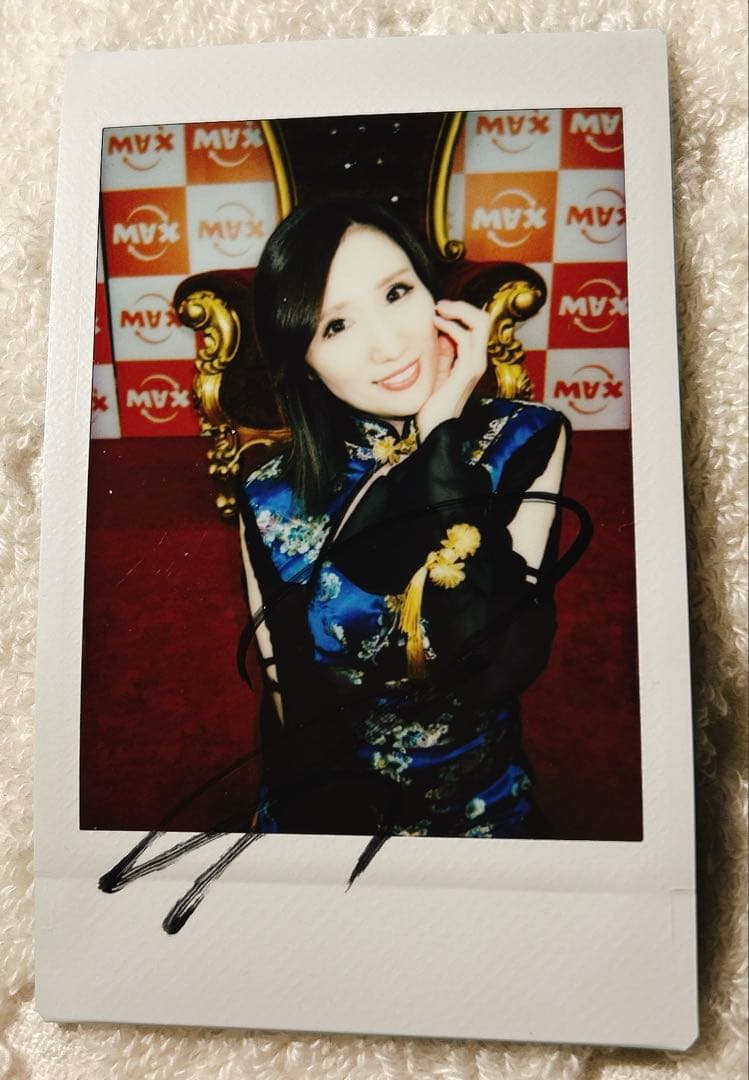 Julia ジュリア　チェキ　サイン入り