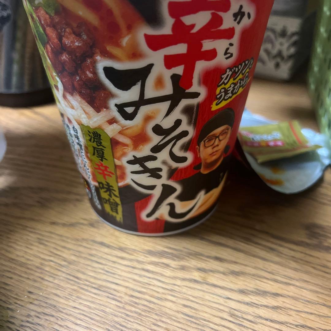 辛みそラーメン カップ麺 空箱