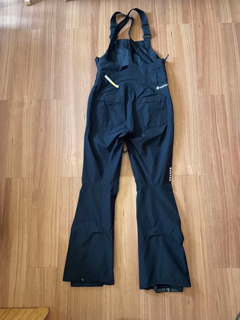BURTON スノーボードビブパンツ　クリーニング済GORE-TEX ブラック