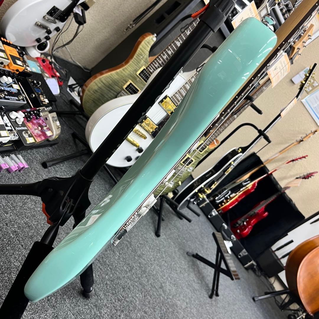 【9528】 Squier Stratocaster サーフグリーン 鼈甲