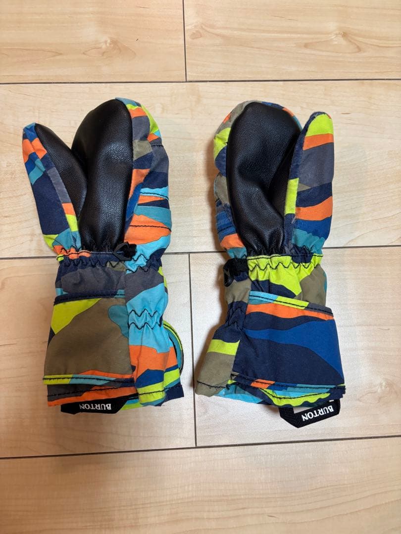 BURTON 子ども用スノーボードウェア カラフル迷彩