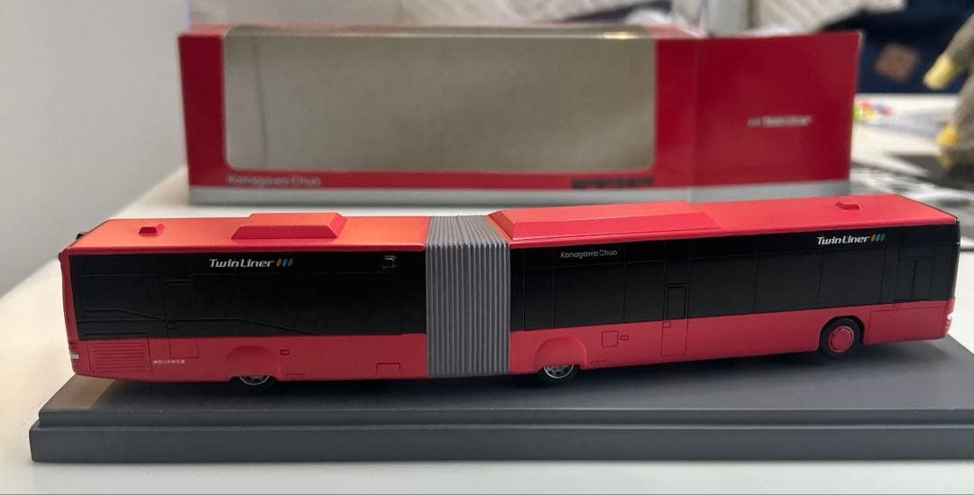 【未開封箱入り】ツインライナー　神奈中バス模型