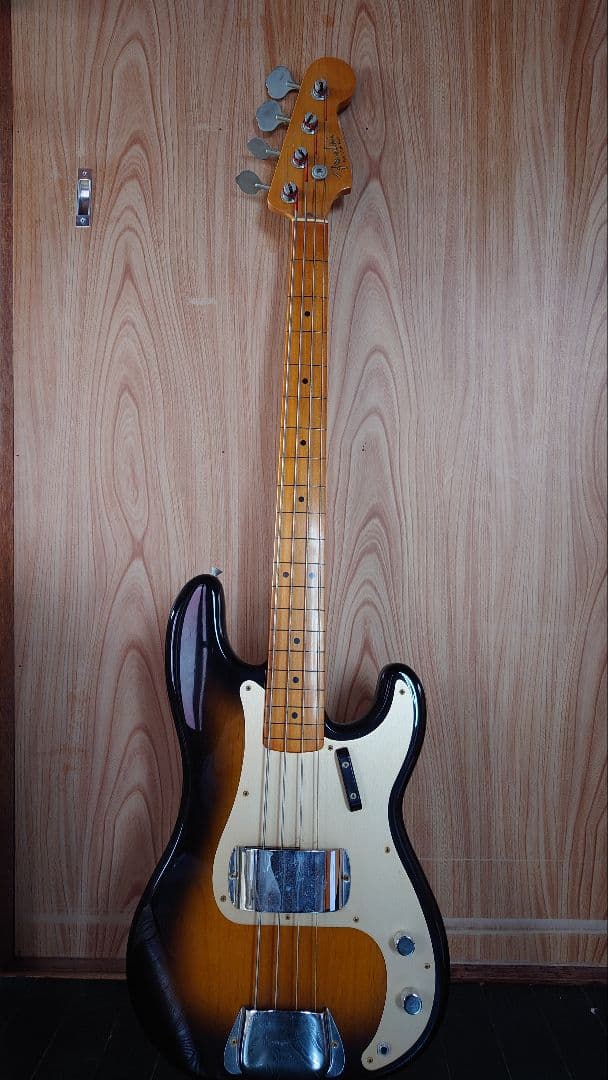 フェンダー フレットレスカスタム プレジションベース