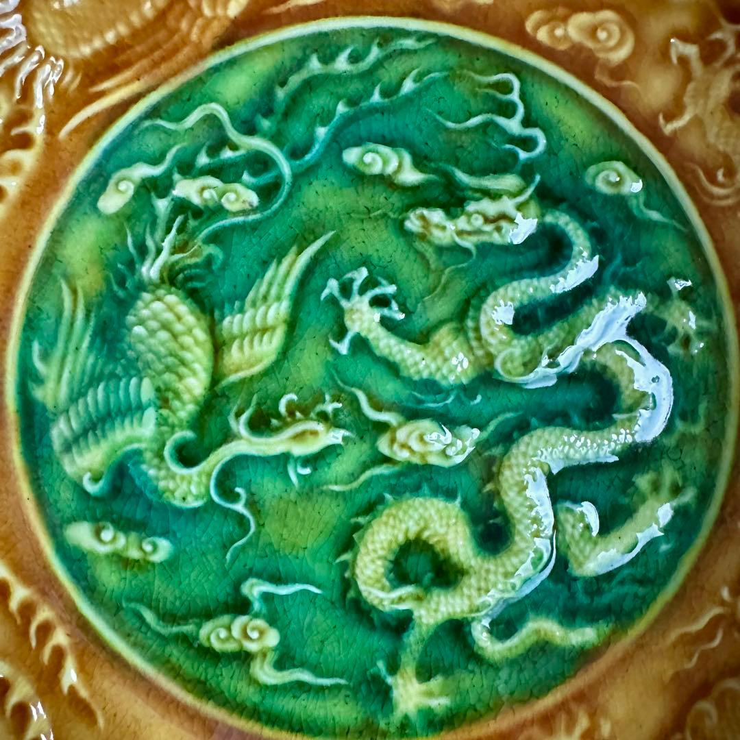 中国古美術　明時代　素三彩　龍図鳳凰図　飾皿　縁起　古玩　骨董　古美術品