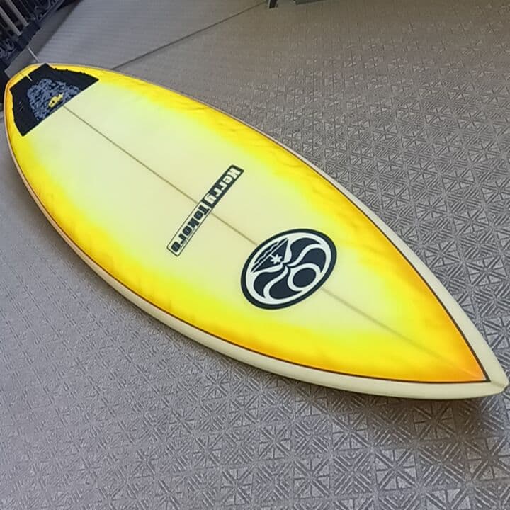 Kerr's　tokoro 　サーフボード　リーシュコード付き