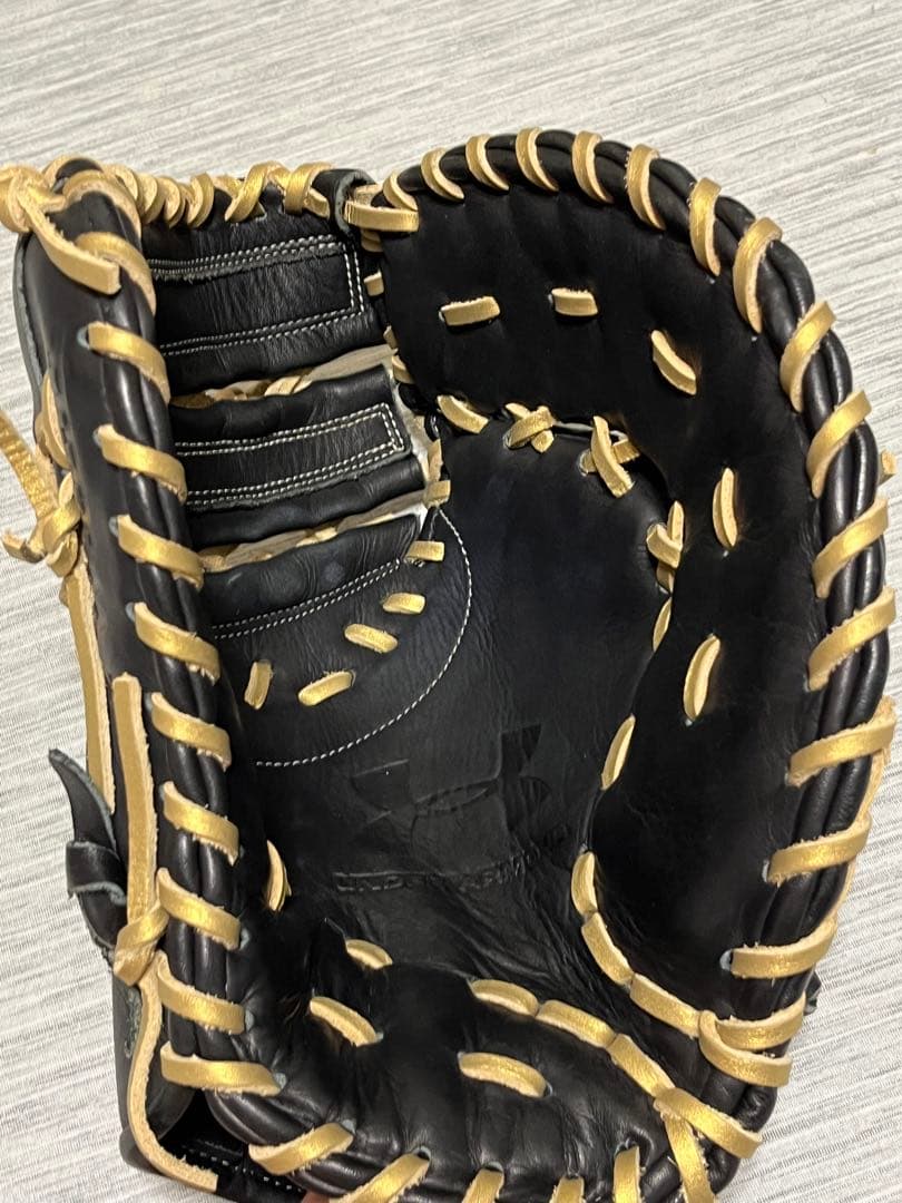 Under Armour 軟式　ファーストミット　全紐交換