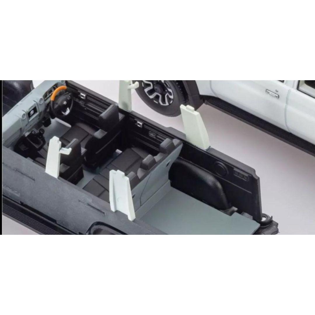 京商 1/ 43 トヨタ ランドクルーザー 70 (スーパーホワイト II)