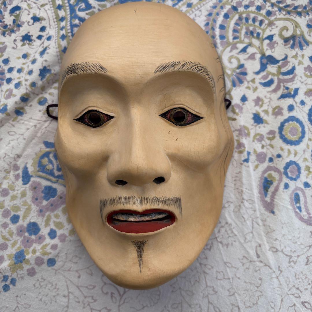 伝統的な木製能面