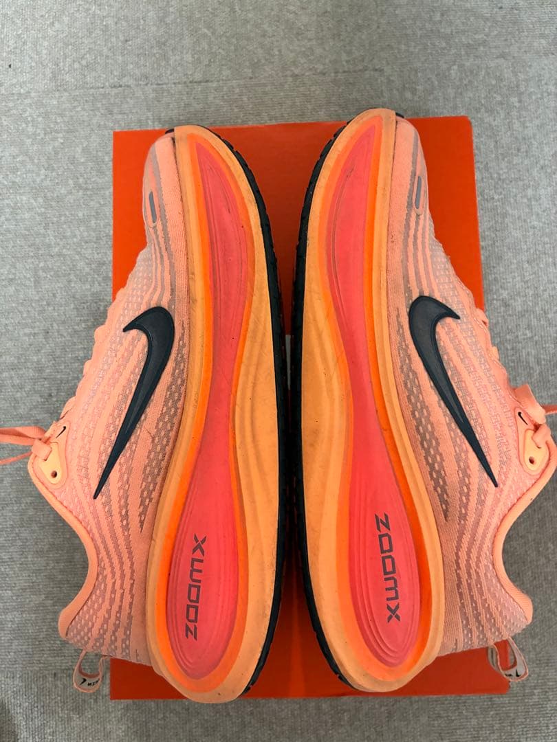 NIKE VOMERO PLUSランニングシューズ 27.0㎝