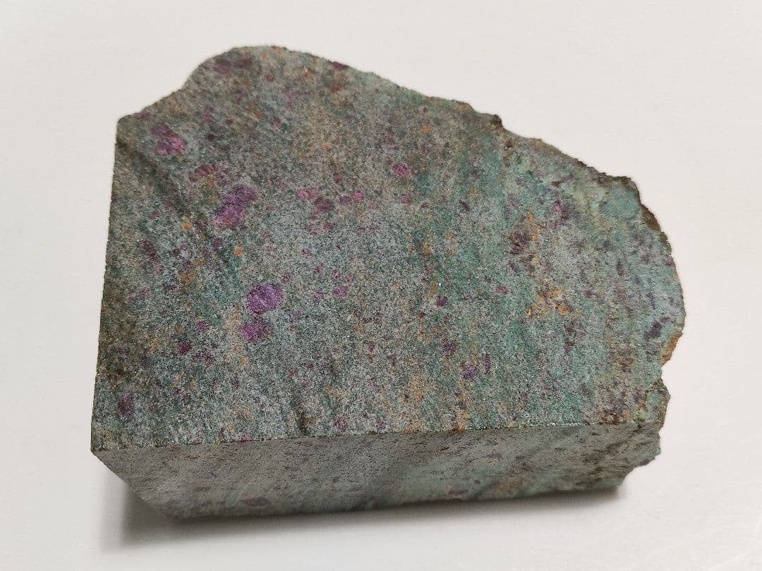 パワーストーン　天然石　原石　ルビーコランダム　751g　No.83