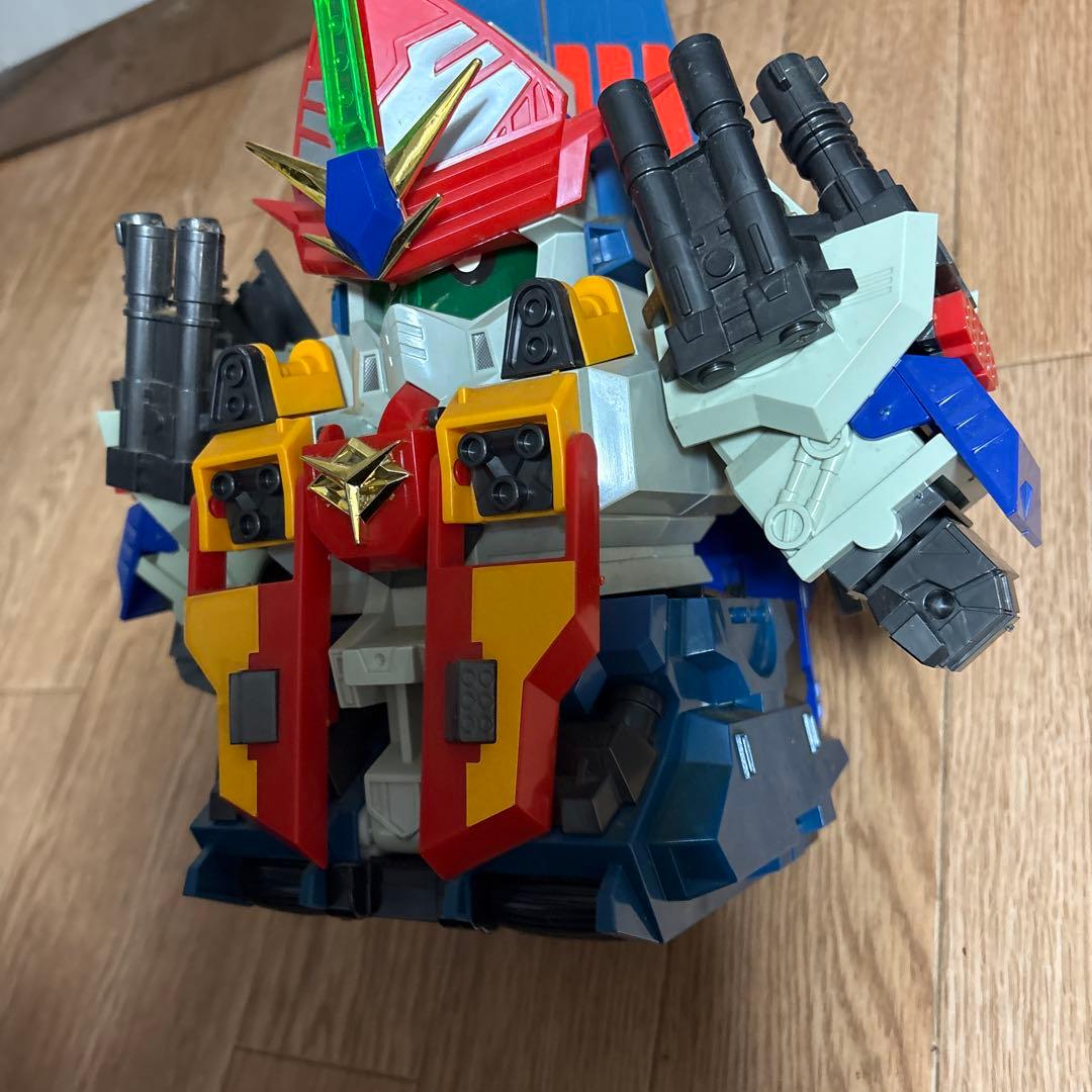 p*e様 元祖SDガンダム　ジェネラルガンダム　ジャンク品　モーター動作OK