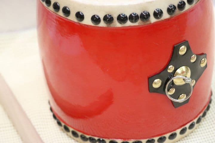 沖縄エイサー大太鼓(特小)サイズ　直径約18cm×高さ約20cmバチ付　新品