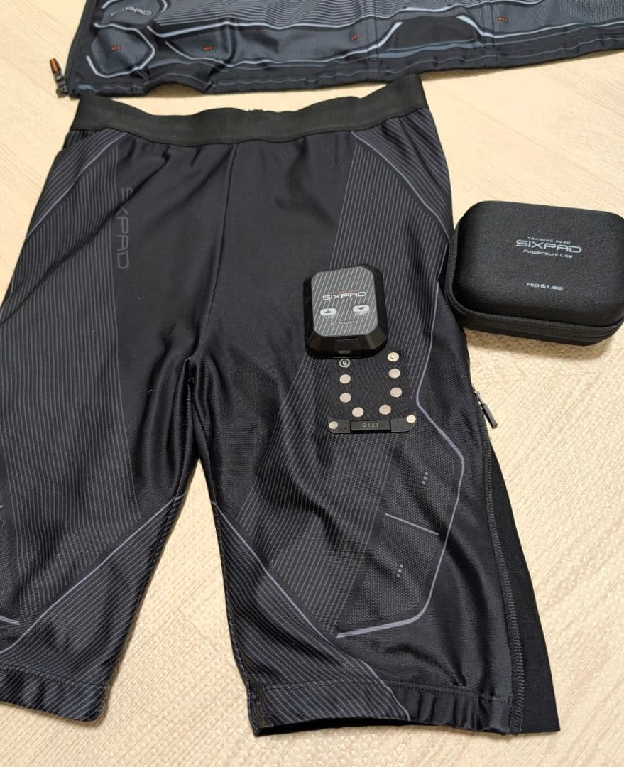 美品SIXPAD パワースーツ上下セット コアベルトヒップ＆レッグ