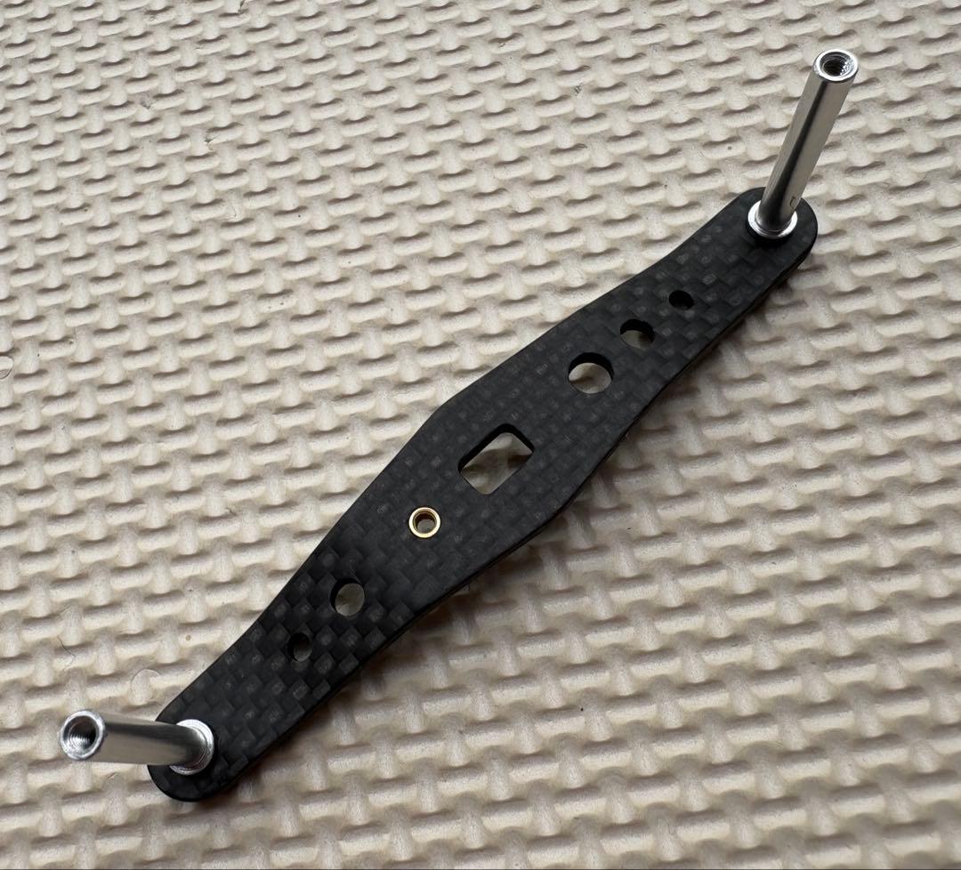 ダイワ用 カーボンハンドル 軸間90mm 3本