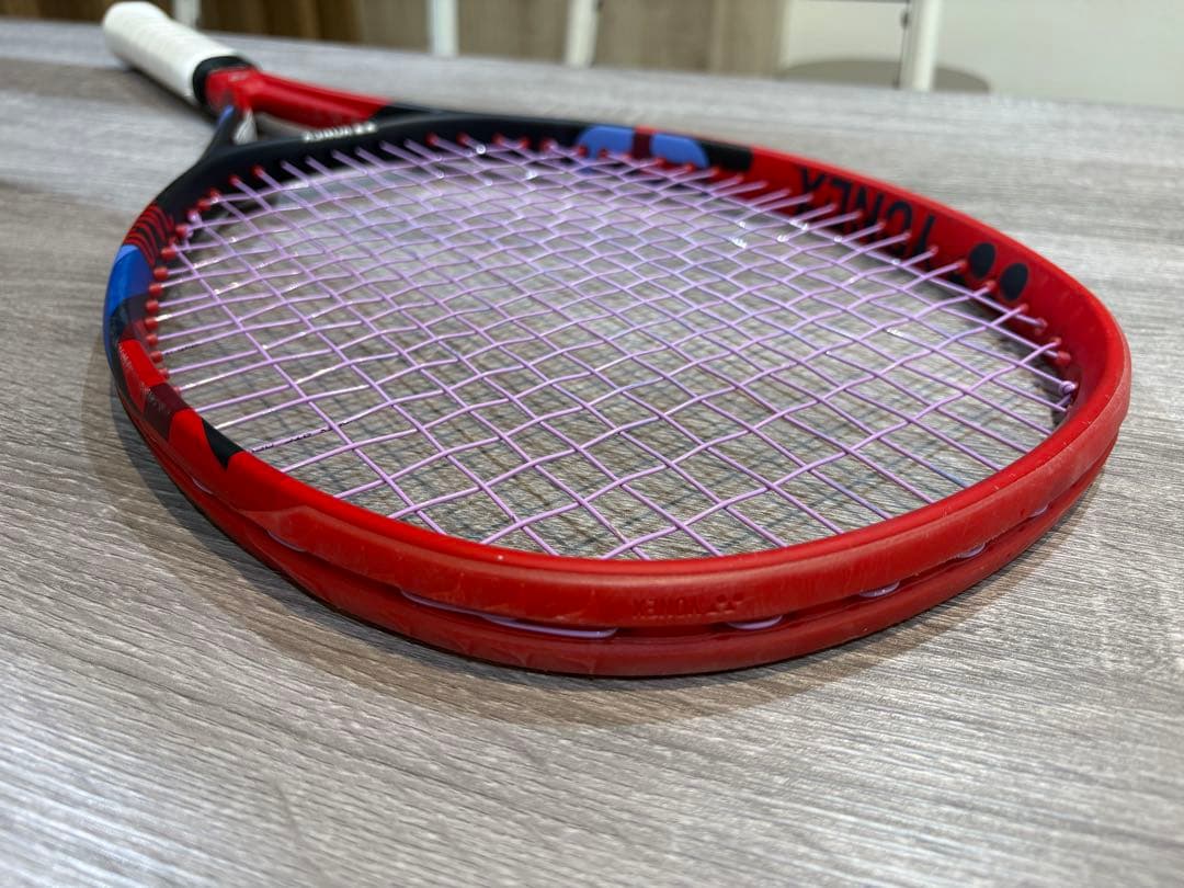 YONEX VCORE 100（ブイコア100）