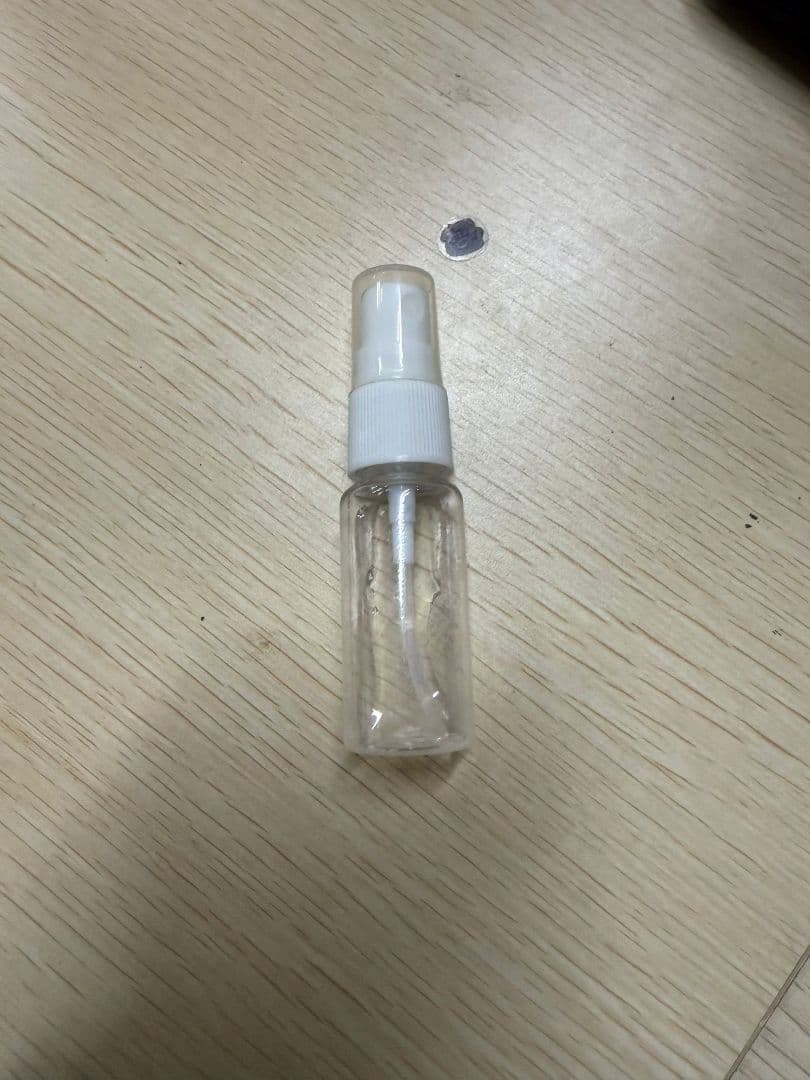 小型透明スプレーボトル