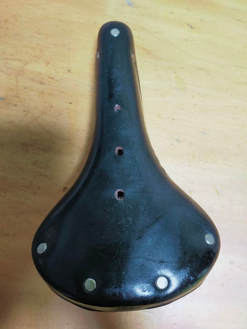 黒　革サドル　BELT TOKYO　JIS刻印あり　未使用保管品