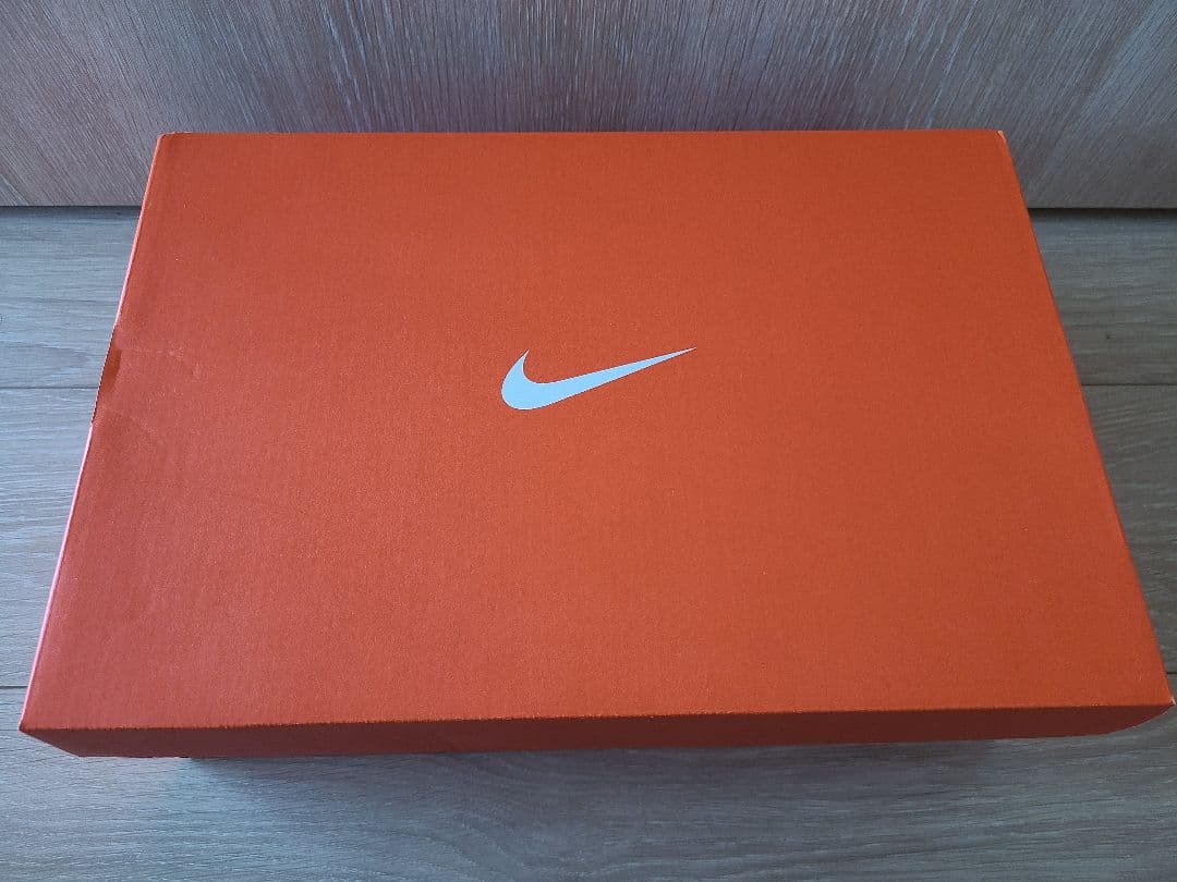 【新品未使用黒タグ箱付】NIKE ナイキ ボメロプレミアム VOMERO