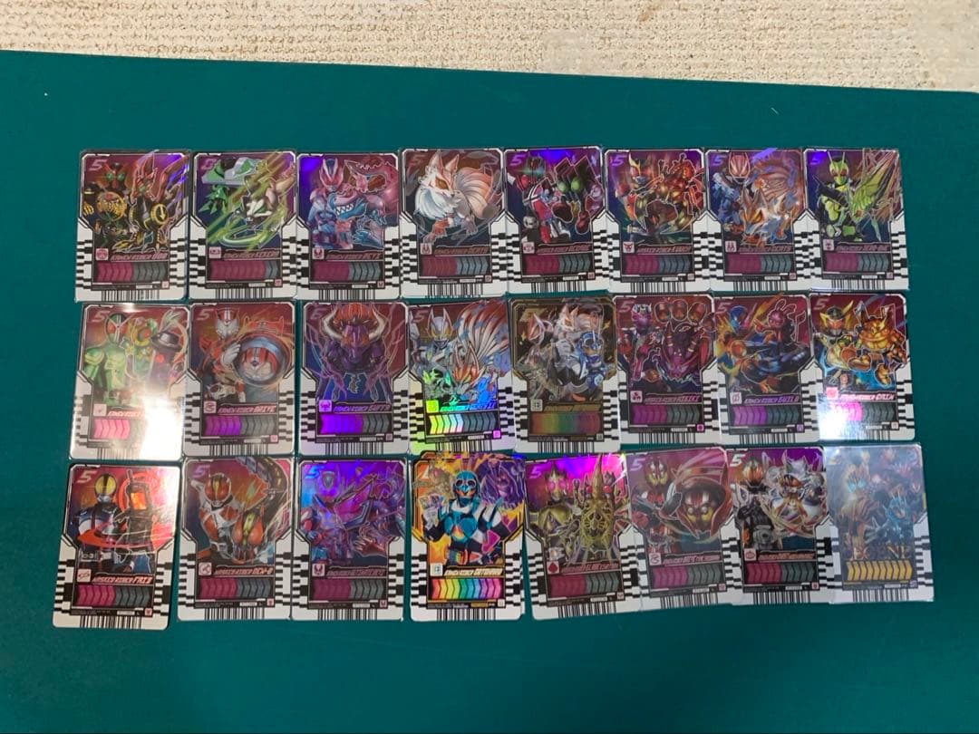 画面ライダーガッチャード　ライドケミートレカセット　カード100枚以上　引退品