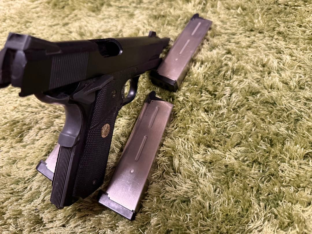 東京マルイ　MEUピストル　ガスガン　マガジン＋2本付