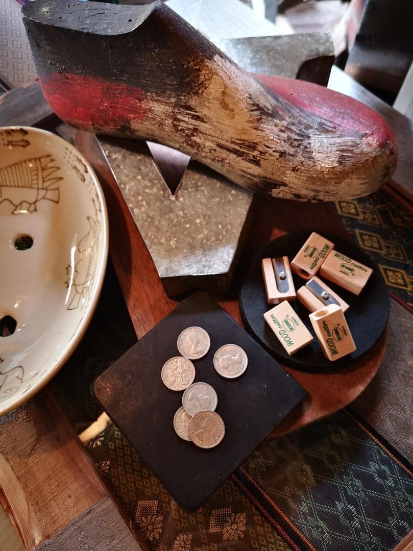 木製靴型と6ペンス・鉛筆削り　陶器カスタムセット