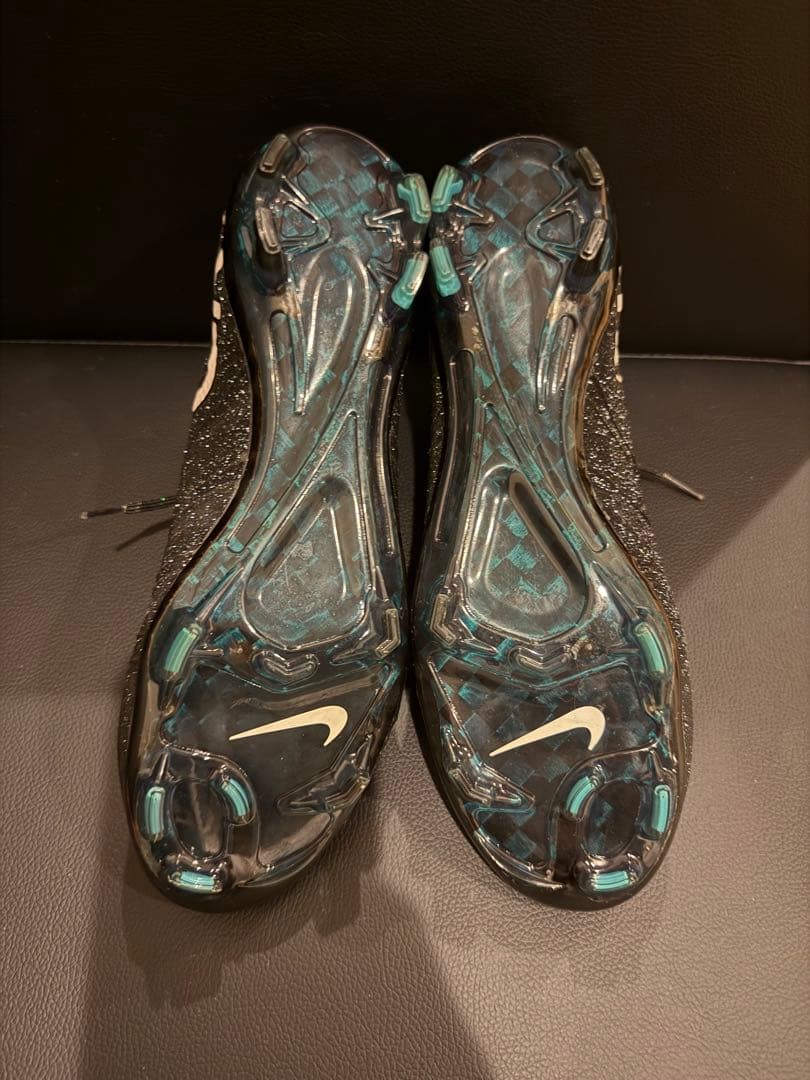 Nike サッカーシューズ ハイカット ブラック/シルバー