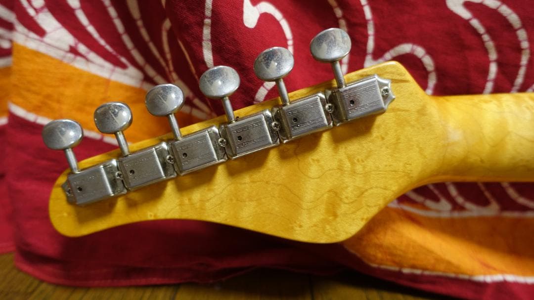 ギター Schecter Quilted Maple ST Type