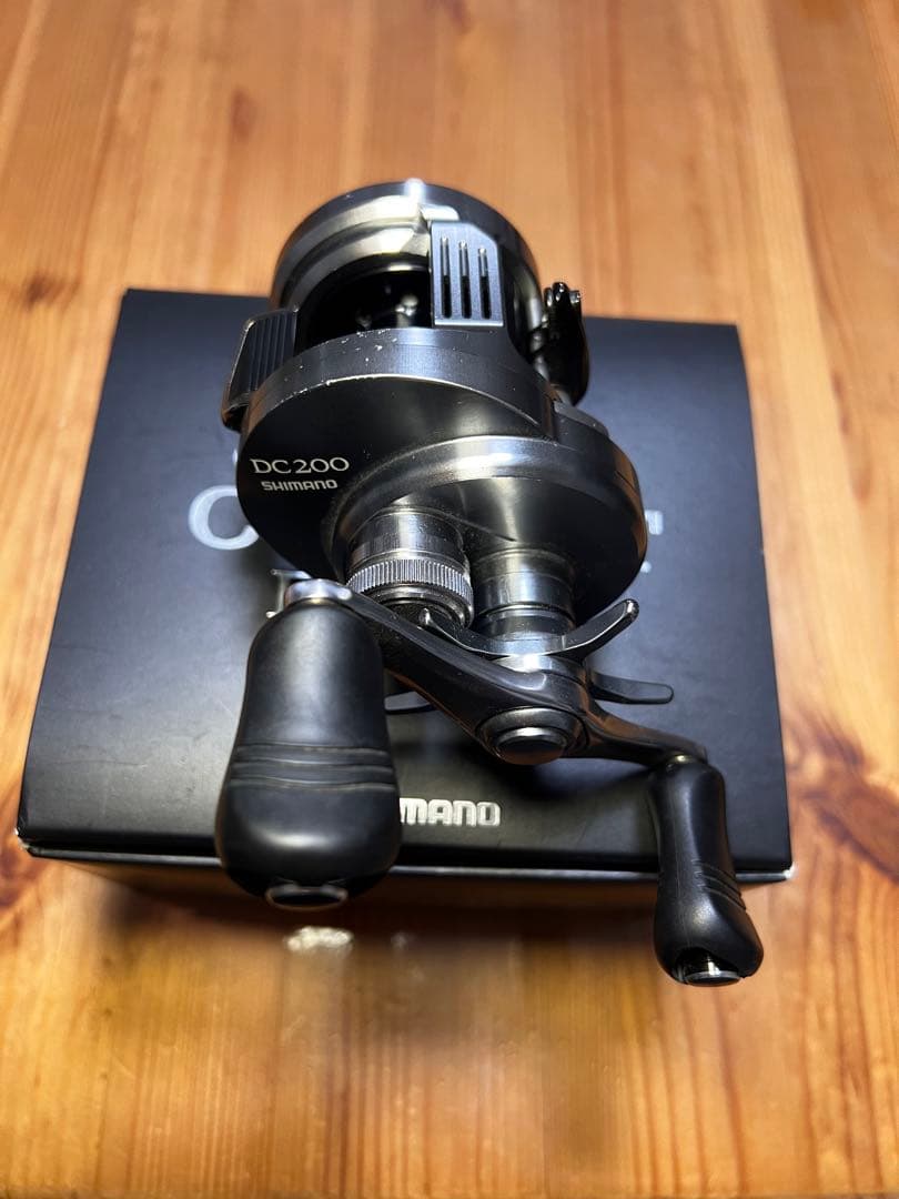 SHIMANO カルカッタコンクエストDC200 リール 本体