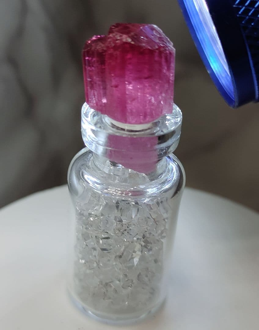 瓶入りルベライト原石とハーキマーダイヤモンド原石 レア