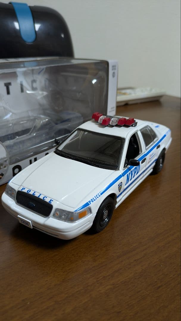 Greenlight Ford Crown Victoria NYPD ミニカー
