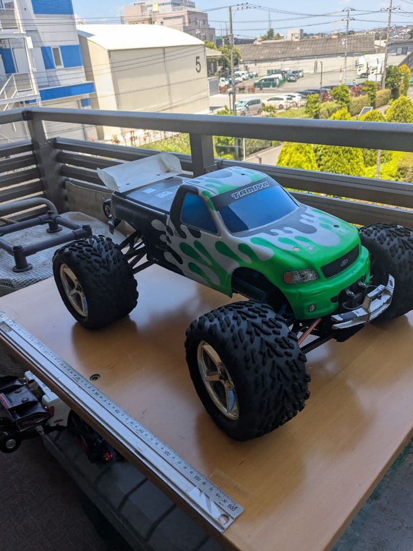 トラクサスレボ　電動仕様変更ラジコン