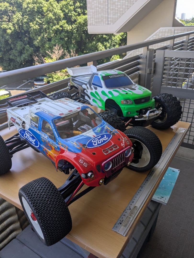 トラクサスレボ　電動仕様変更ラジコン