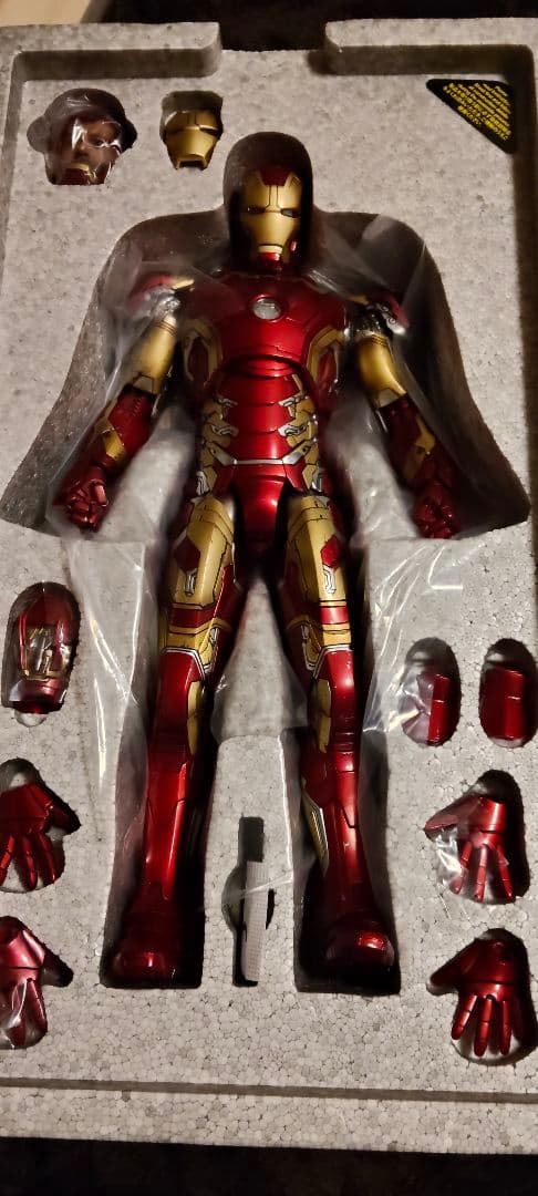 ホットトイズ エイジオブウルトロン アイアンマン マーク43 ダイキャスト