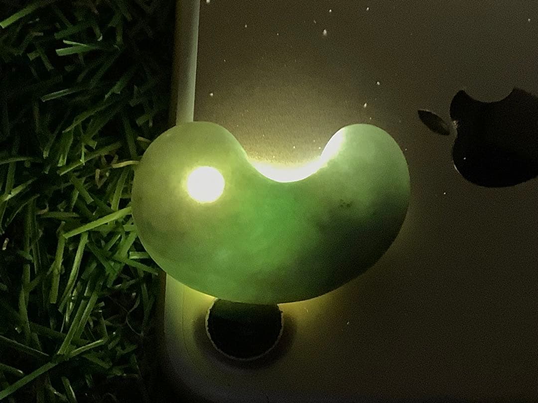 ⭕️神宿る幸運呼の勾玉　糸魚川翡翠ジェダイト　外部鑑定鑑別書取得　縁起物をお身近に