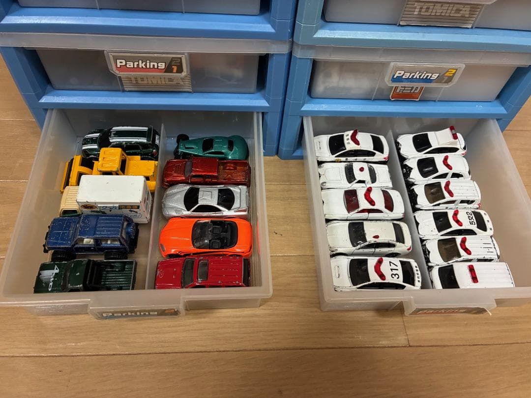 トミカ / 約100台 / まとめ売り / パーキングケース24付