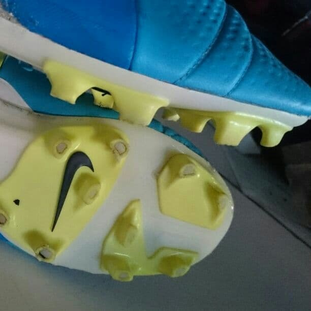 サッカースパイク CTR360マエストリFG 25.5