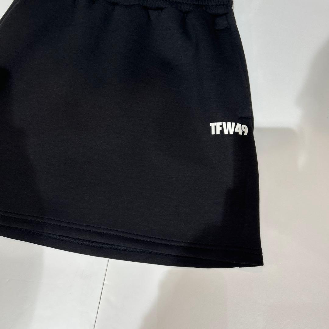 新品❤️TFW49 黒スウェットスカート