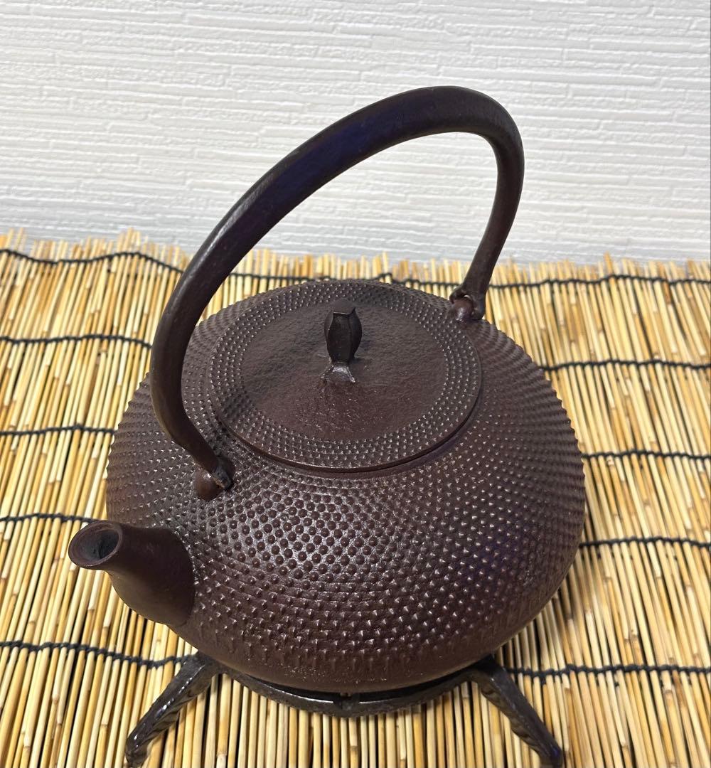 ほぼ未使用品　岩手県奥州水沢幸工芸　現代の名工 佐藤勝久造　１５型　南部鉄瓶