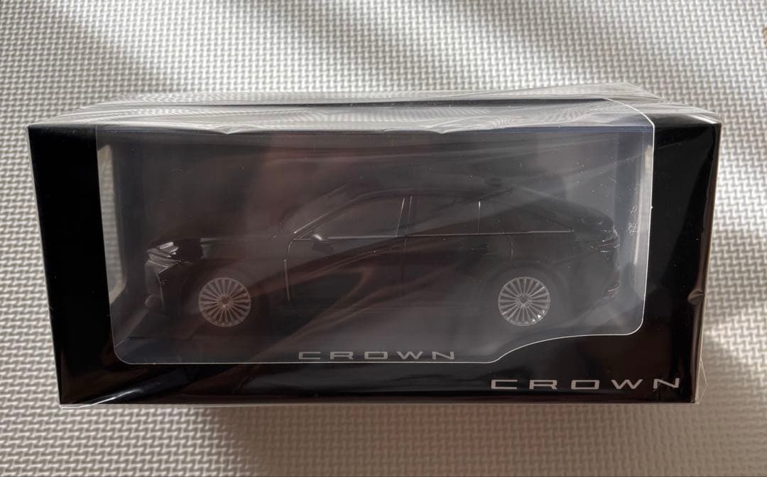 トヨタ 新型クラウンセダン ミニカー 非売品