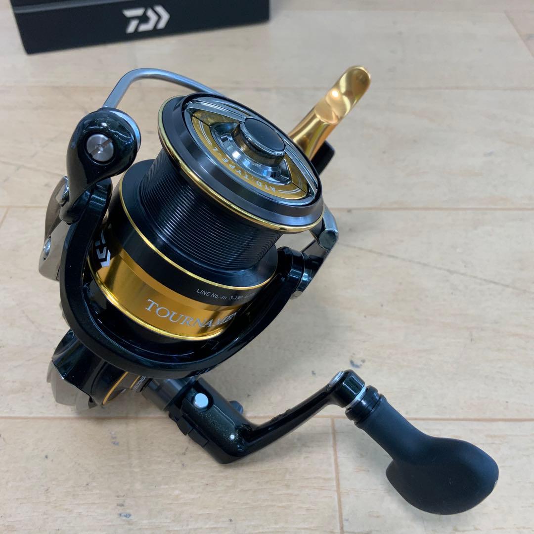 ダイワ　22トーナメントISO 2500XH-LBD