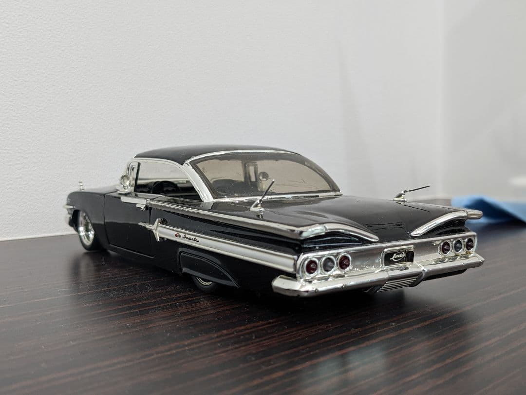 シボレーインパラ　1960 1/24 jadatoys