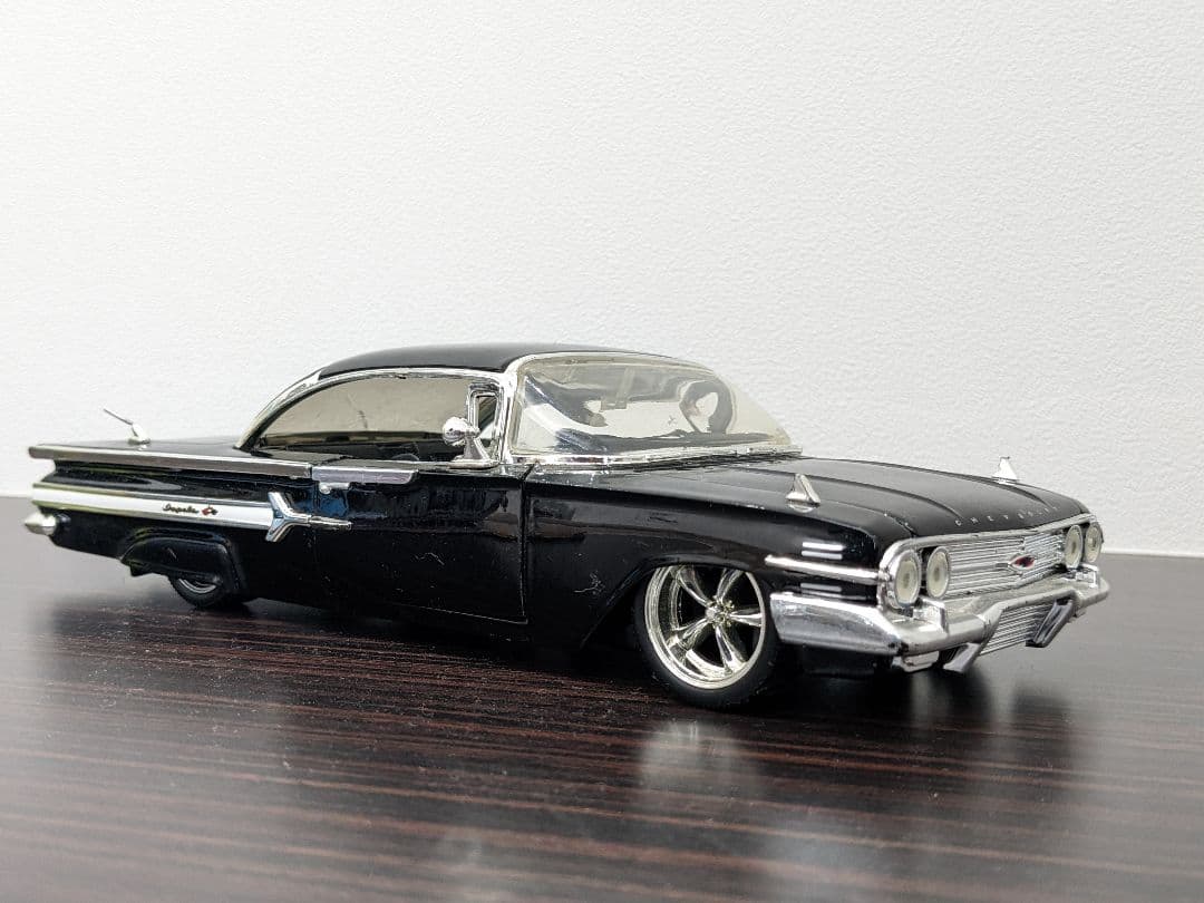 シボレーインパラ　1960 1/24 jadatoys